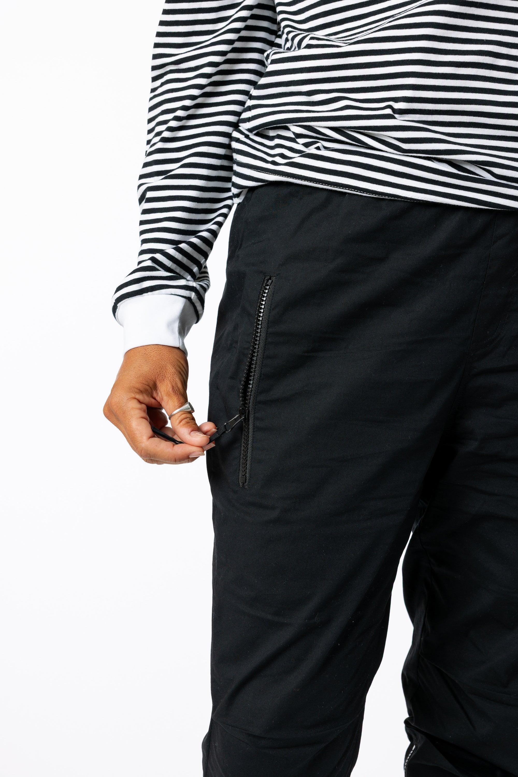 Front thigh zipper