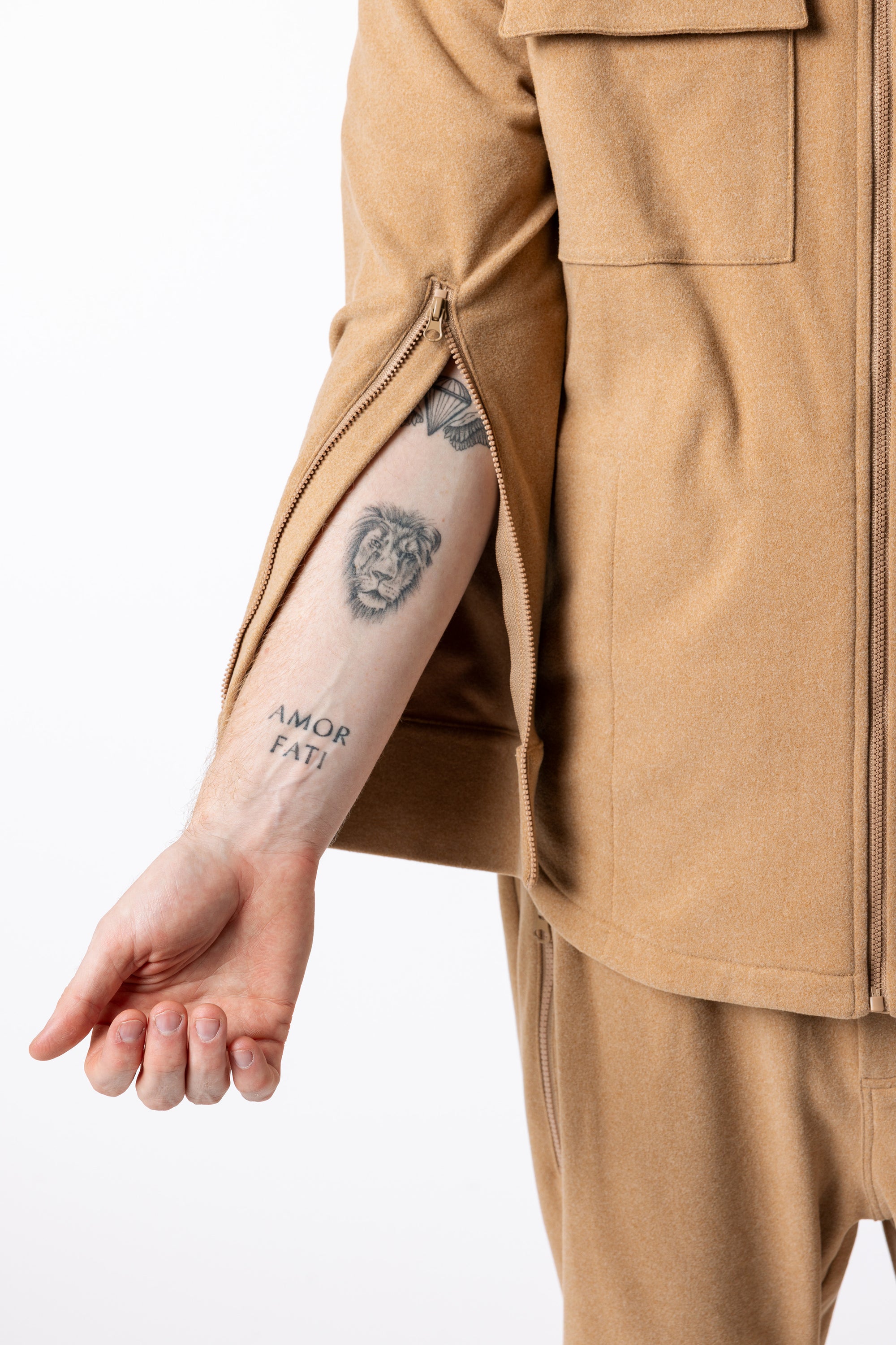 Zipper for arm access