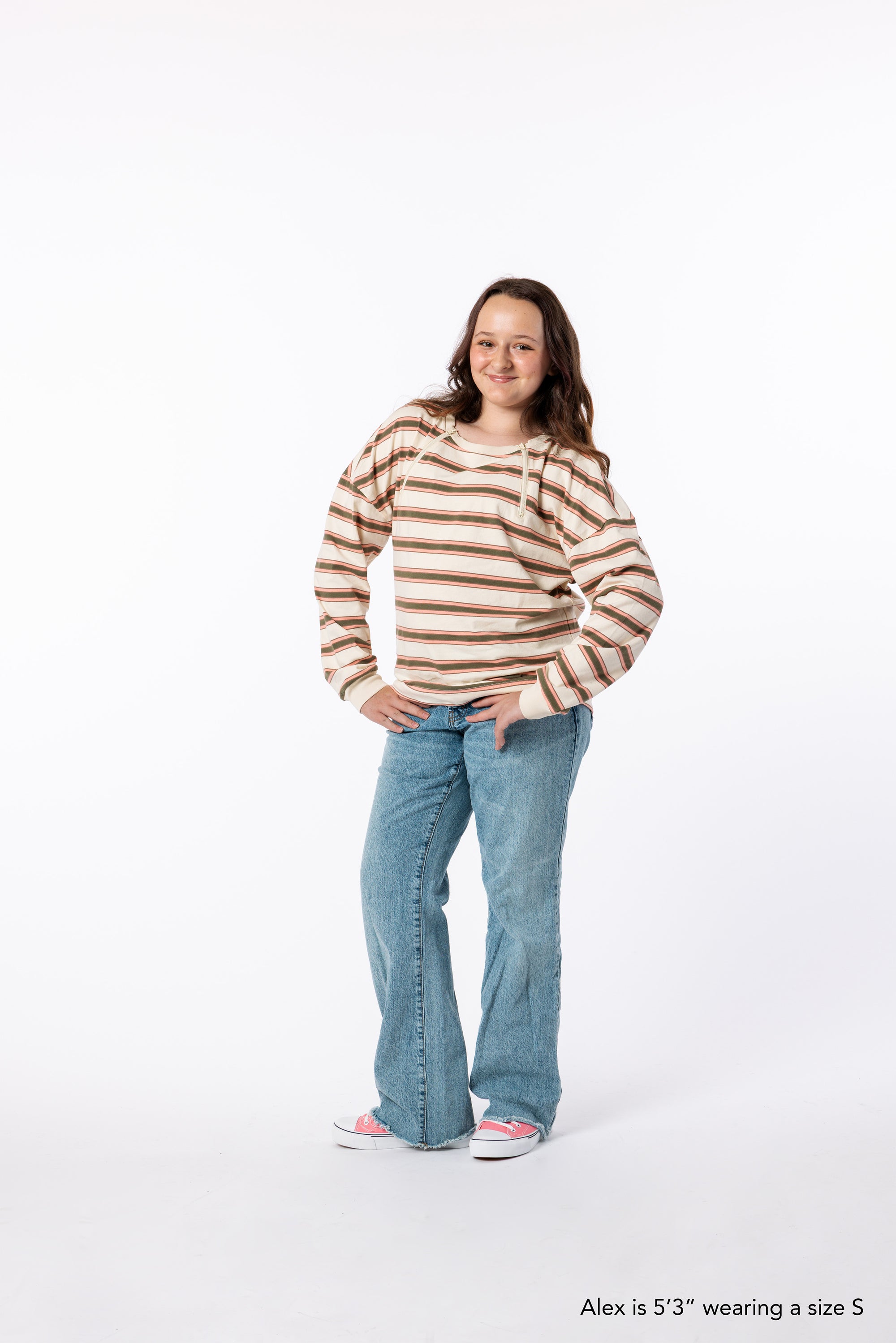 Alex is 5'3" wearing a size S