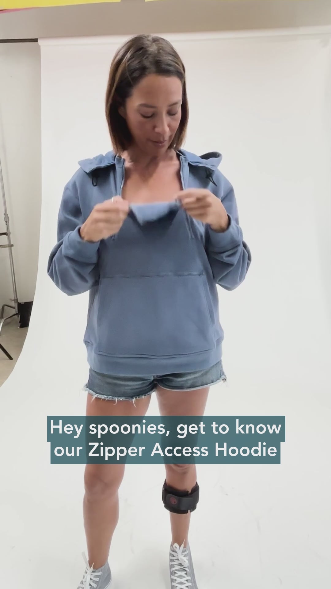 Video describing the attributes of the Zipper Access Hoodie